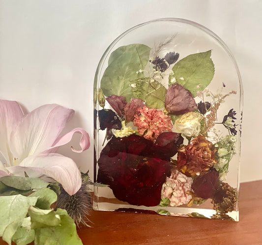 Flower preservation arch