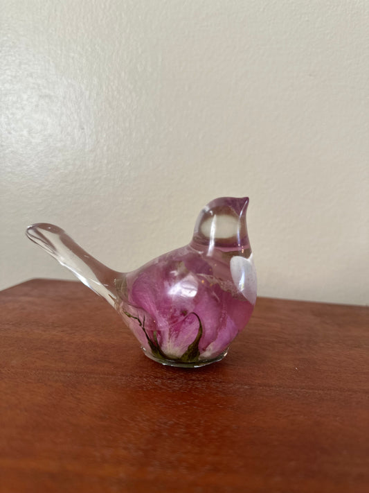 Flower preservation robin with inclusions