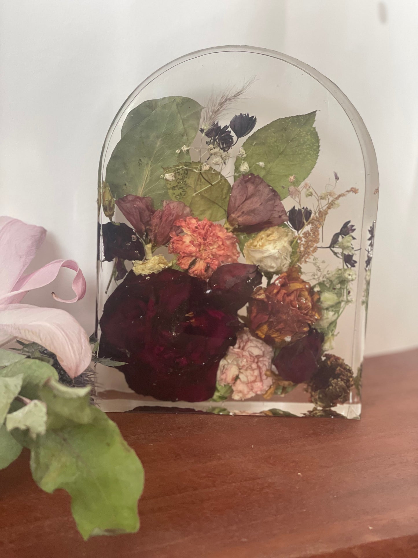 Flower preservation arch