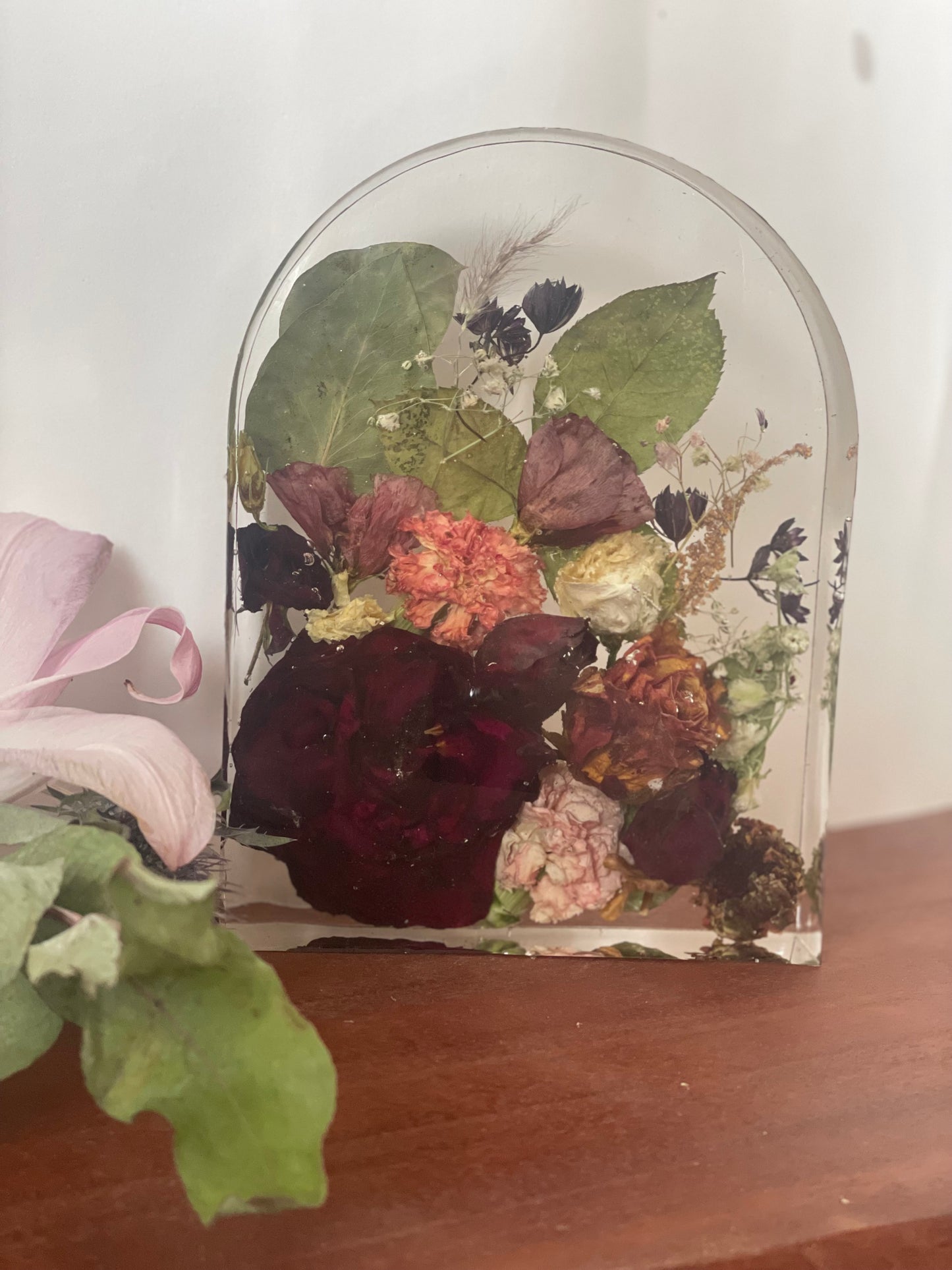 Flower preservation arch