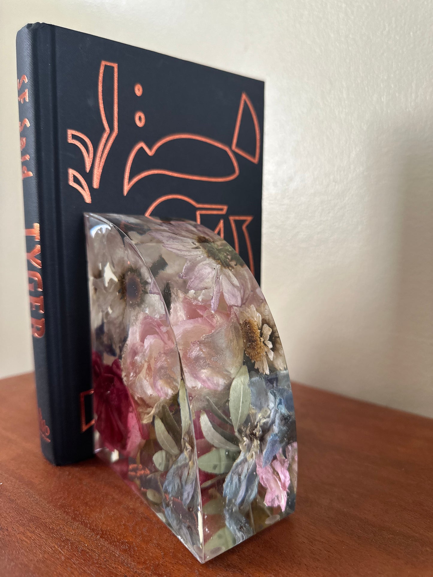 Flower preservation book ends
