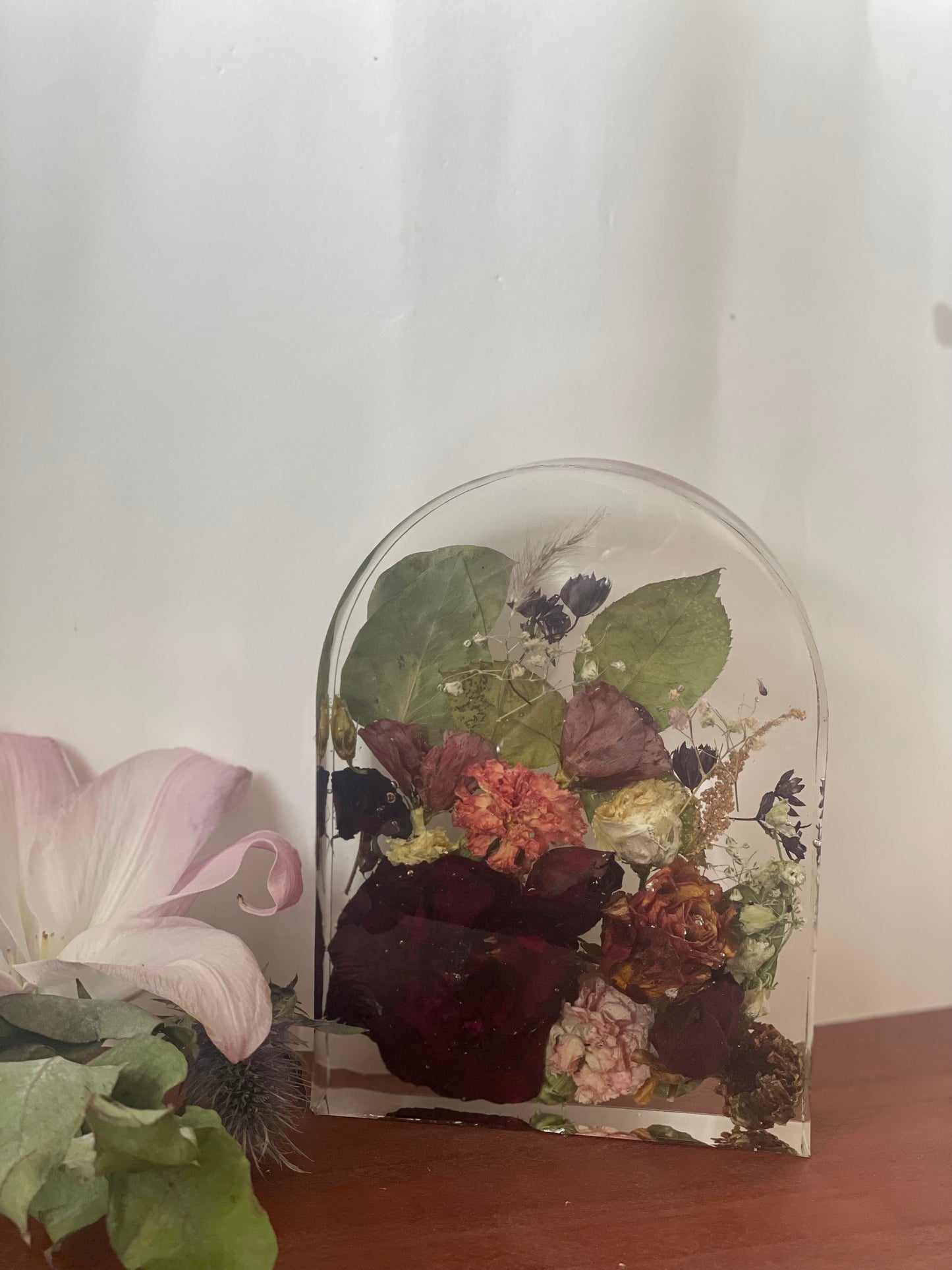 Flower preservation arch