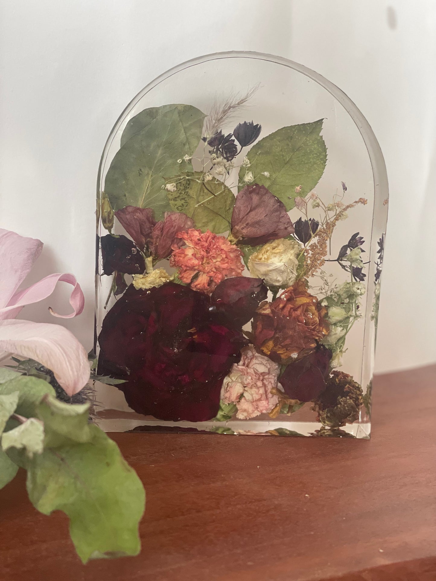 Flower preservation arch
