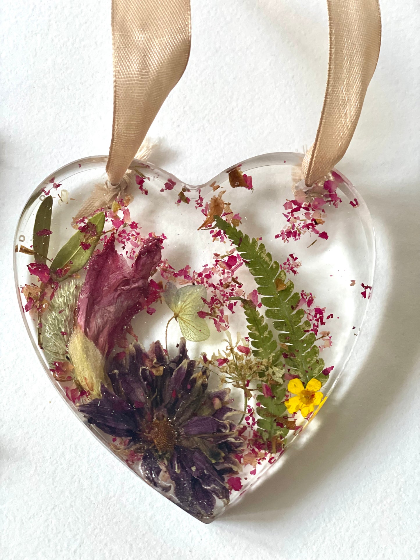 Dried flower resin hanging heart