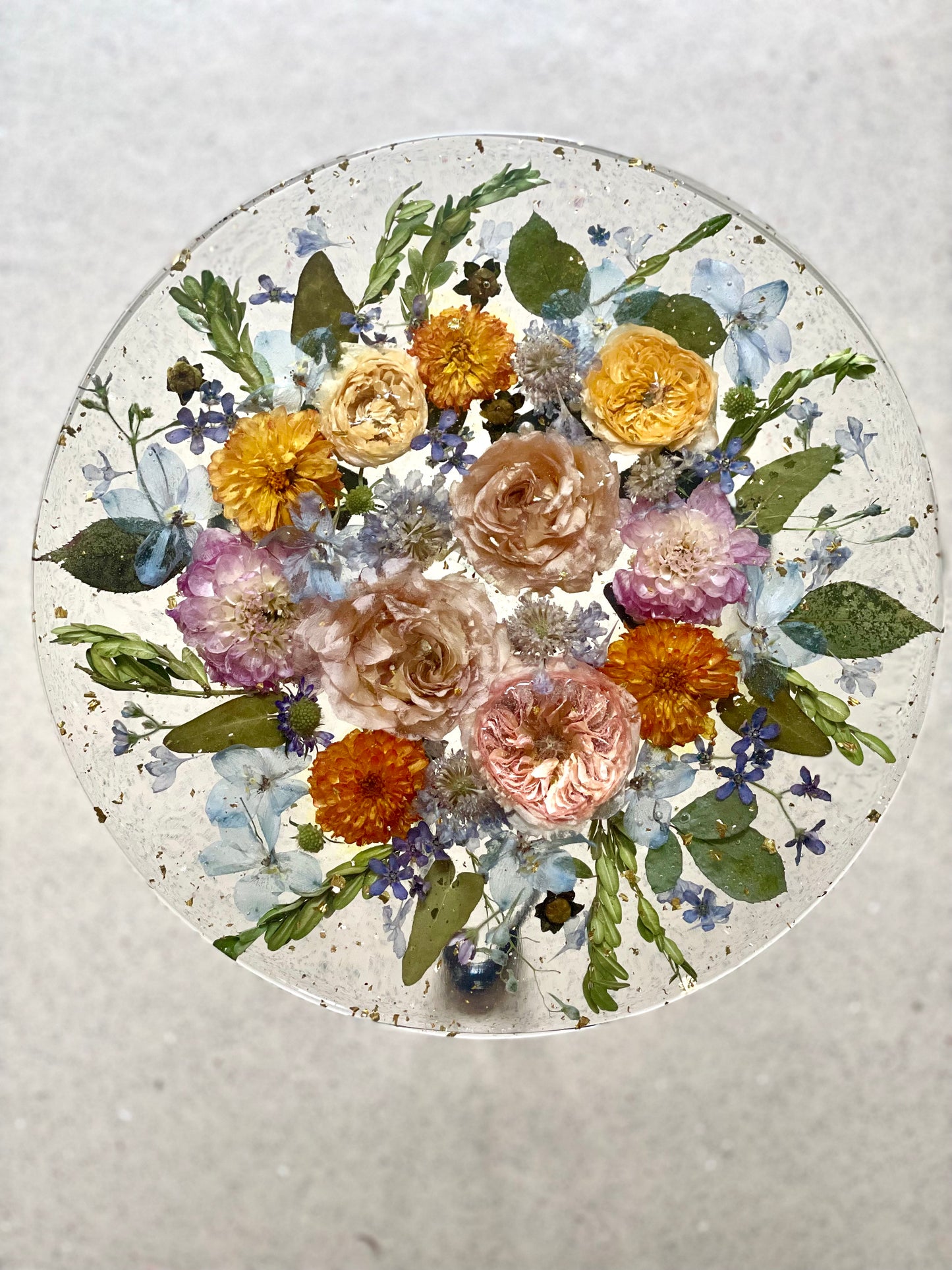 Flower preservation table