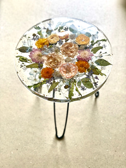 Flower preservation table