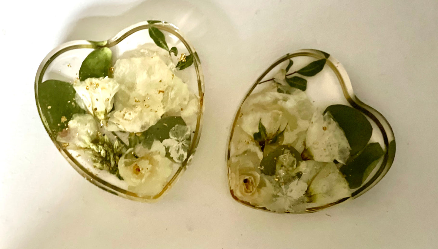 Flower preservation coasters heart shaped