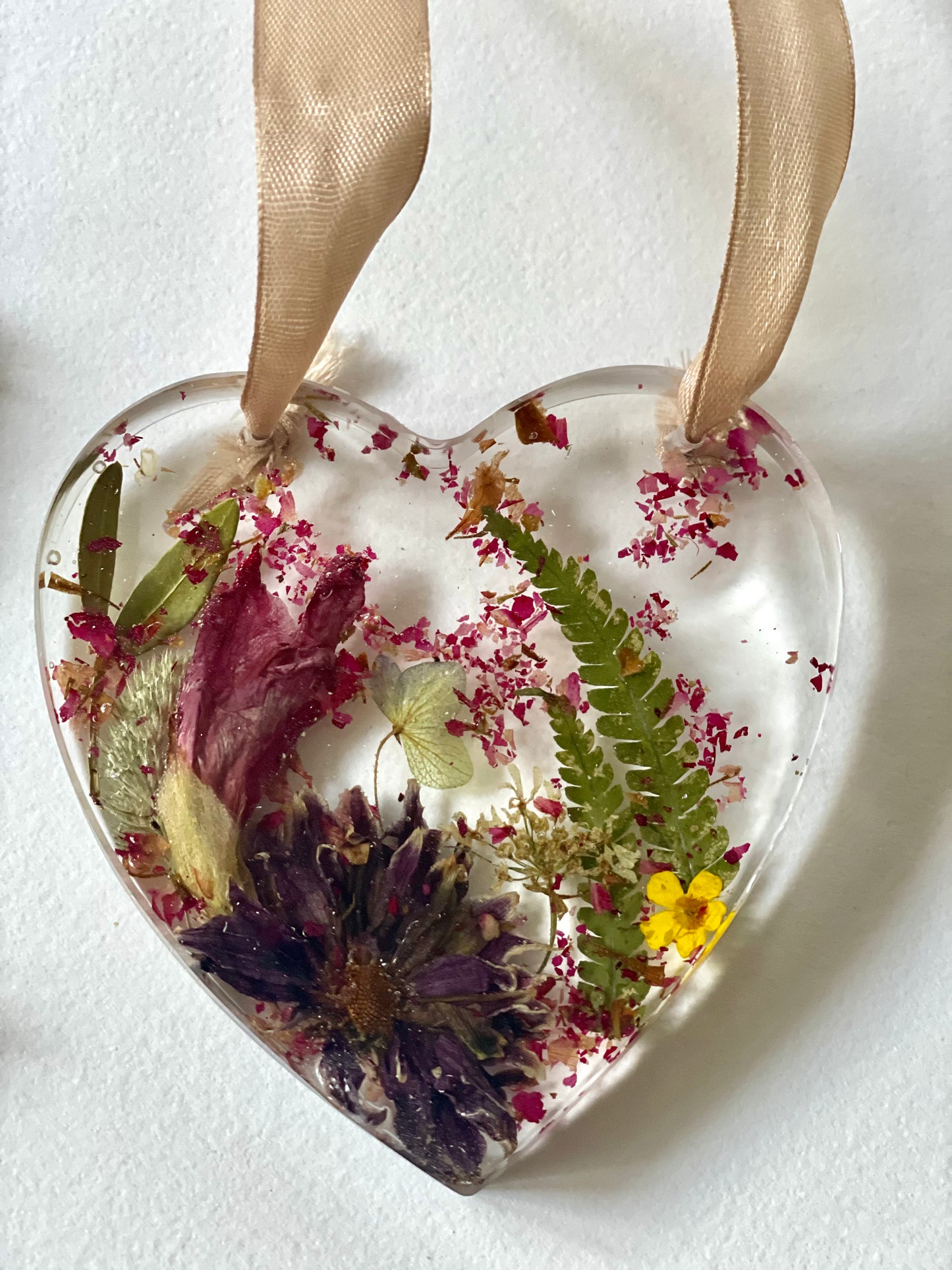 Dried flower resin hanging heart