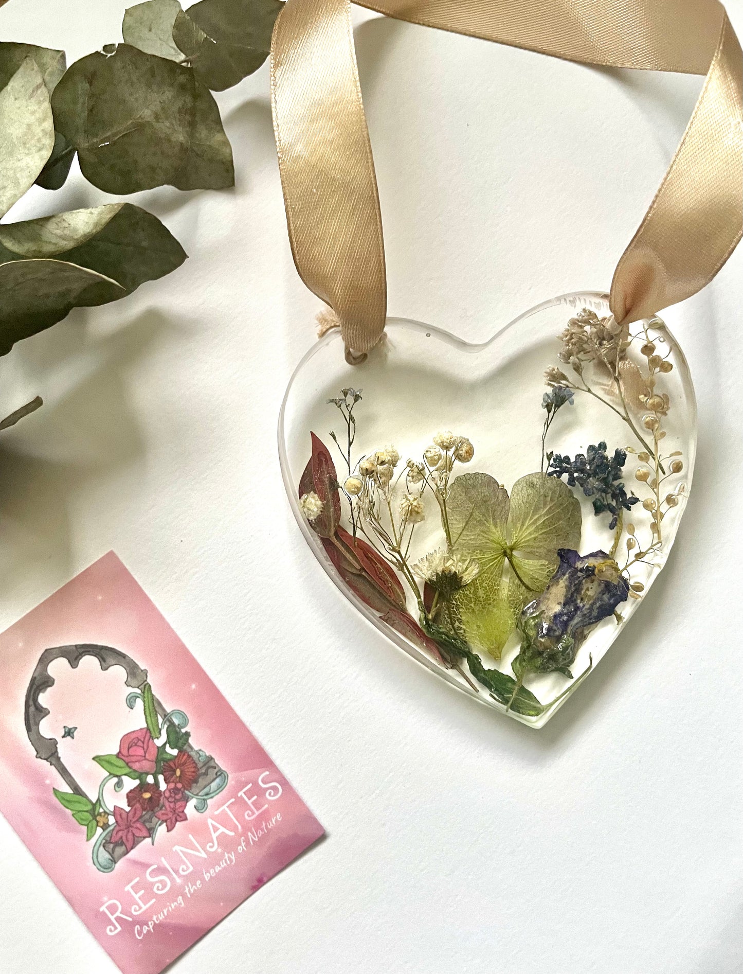 Dried flower resin hanging heart