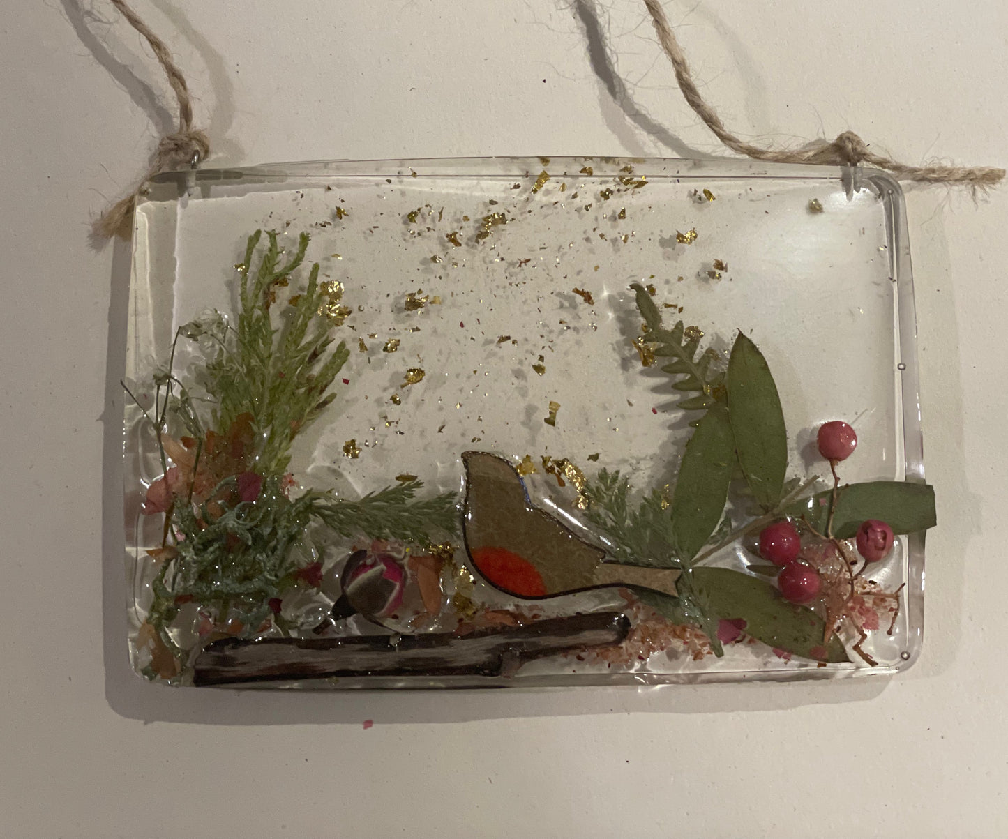 Robins appear when loved ones are near resin ornament