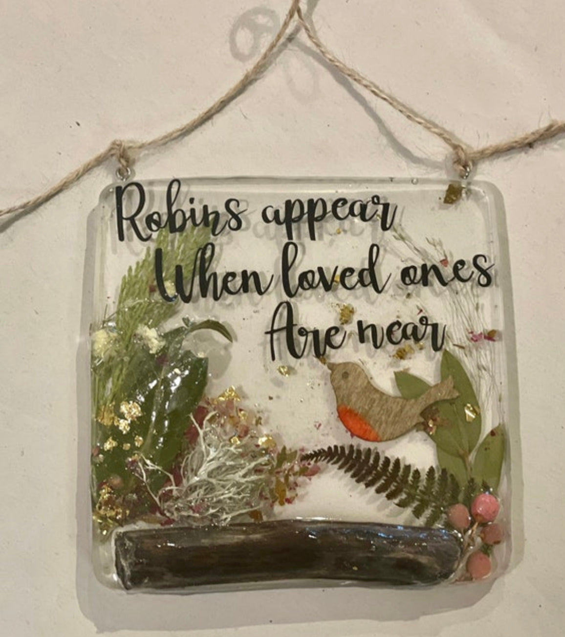 Robins appear when loved ones are near resin ornament