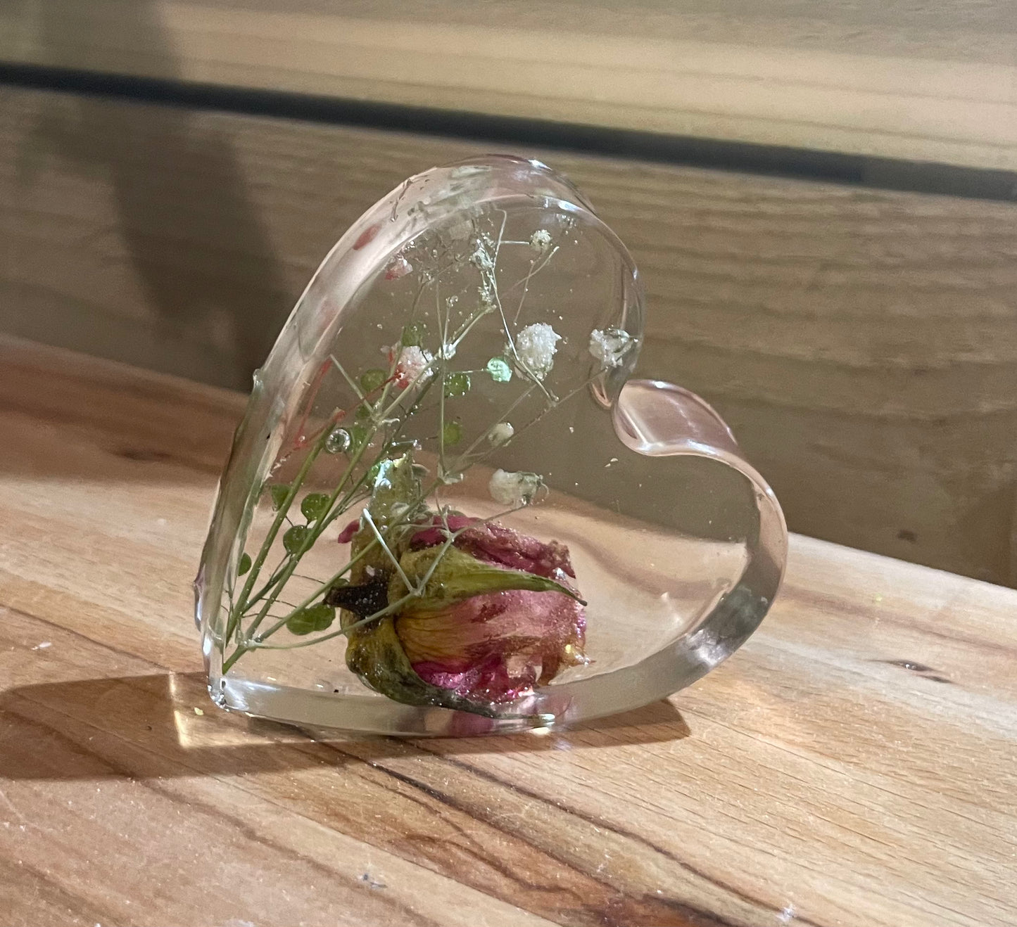 Flower preservation small resin heart keepsake gift