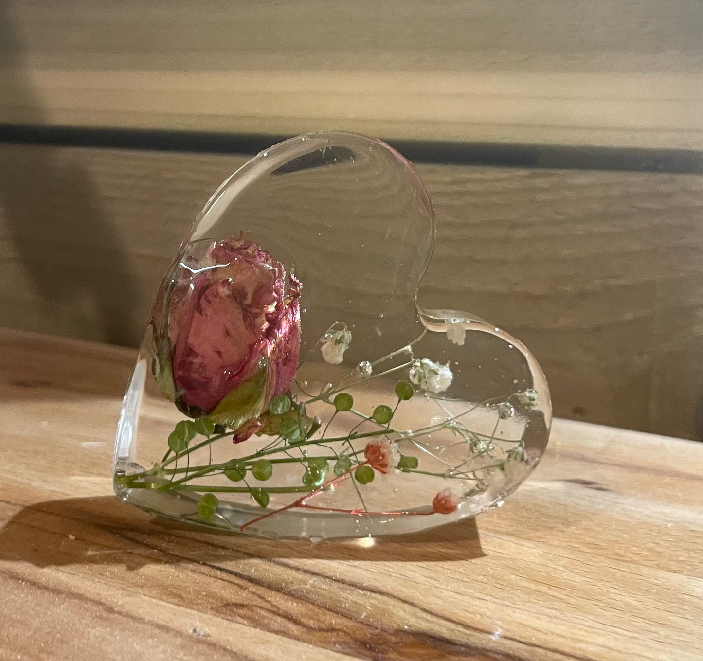 Flower preservation small resin heart keepsake gift