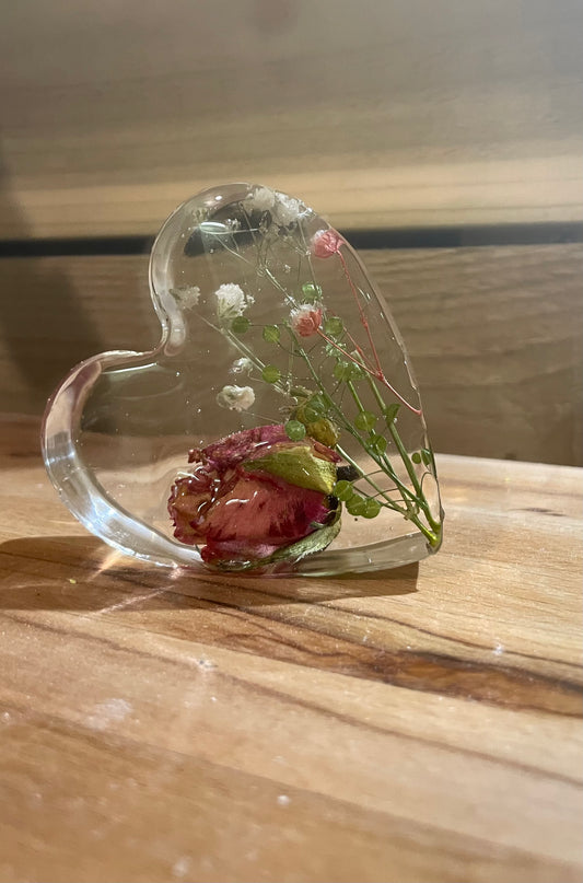 Flower preservation small resin heart keepsake gift