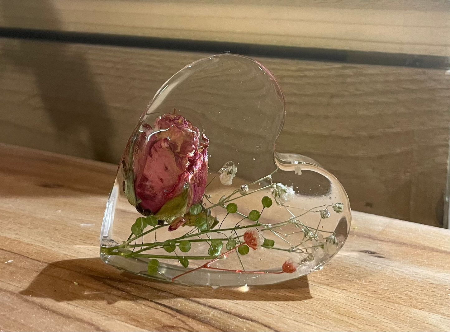 Flower preservation small resin heart keepsake gift