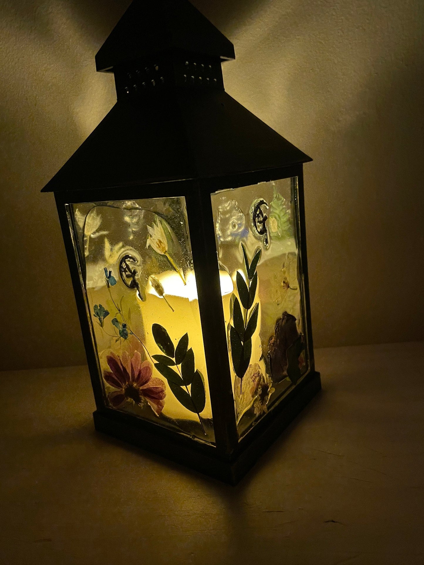 Lantern with real flowers and silver fairy charm, Flower fairy night light, flower decor lantern, lantern with real flower decoration,