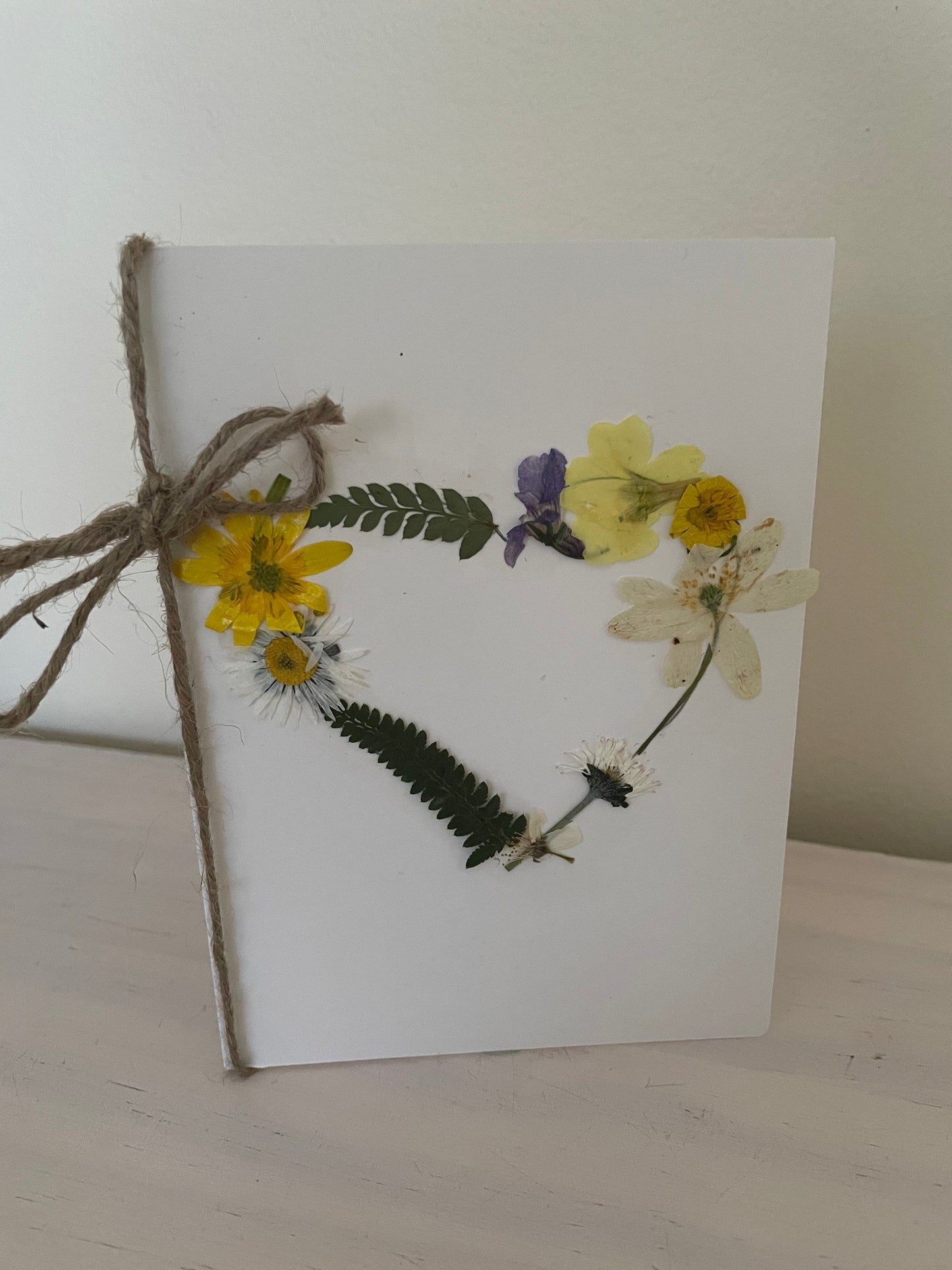 Greetings cards hand decorated with pressed flowers,blank cards with real dried flowers,cards for her,real flowers,gift cards,thank you card