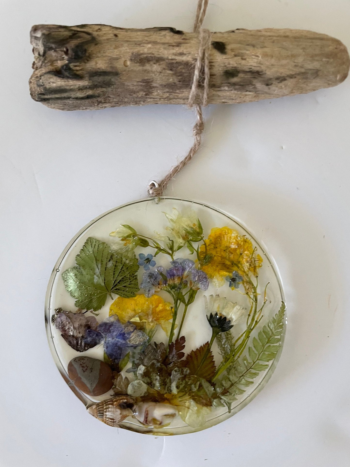 Real flower and resin hanging art, gift for her, handmade gift for nature lover, wildflowers in resin, flowers preserved in resin,