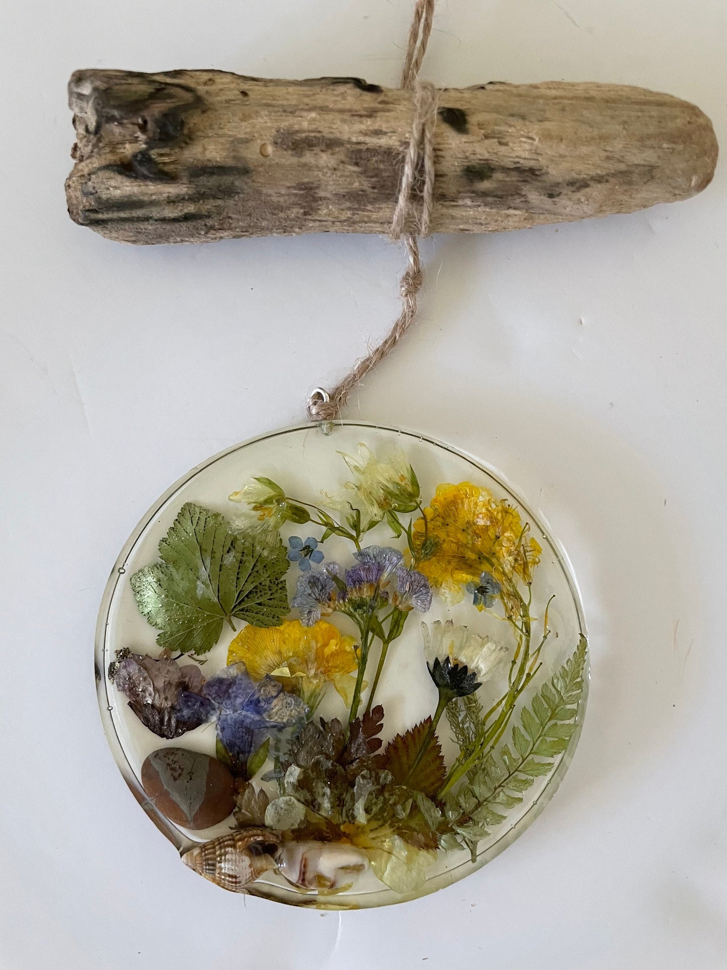 Real flower and resin hanging art, gift for her, handmade gift for nature lover, wildflowers in resin, flowers preserved in resin,