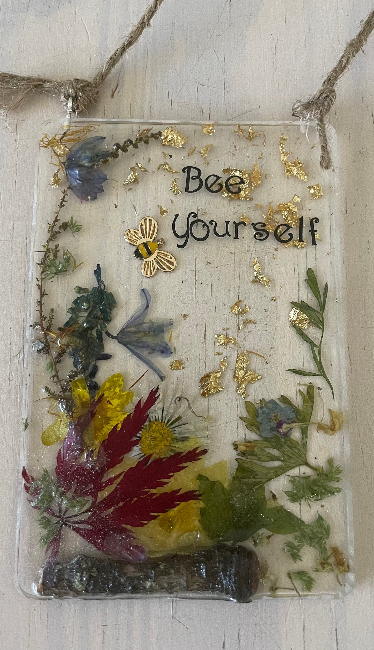 Real flower resin wall hanging,real flowers in resin,wall art,bumble bee gift, handmade gift, unique gift, Christmas gift for her,home decor