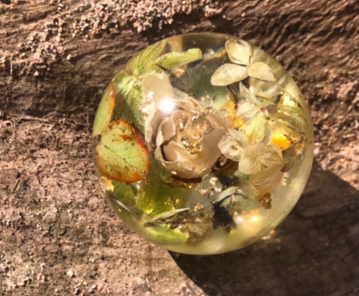 Flower preservation orb 8 cm, preserved flowers, wedding keepsake, wedding bouquet, preserved flowers in resin, resin orb flower preservation,