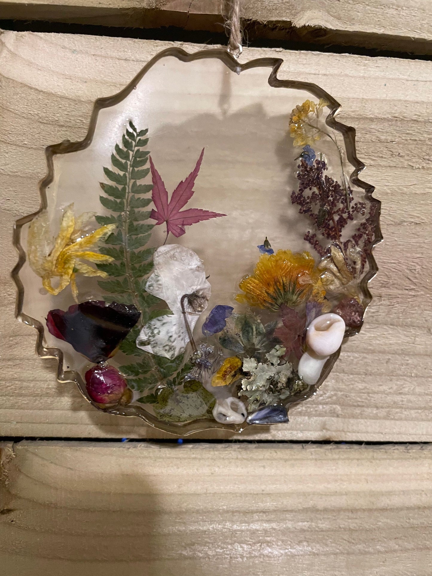 Wildflower and resin geode wall art, preserved flower gift for her, flowers in resin handmade gift, real flower wall art gift,