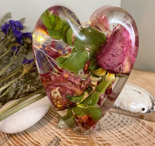 Resin and flower Light up heart,light up decoration,real flowers in resin light up heart,gift for nature lovers,  birthday gift, roses gift,