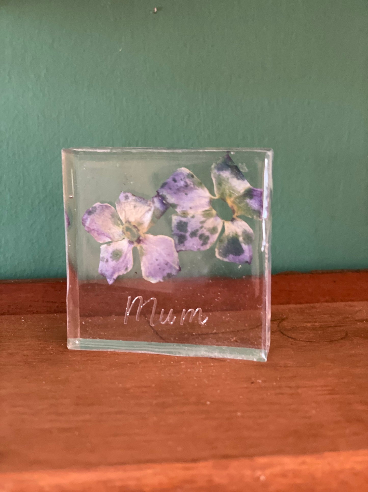 Real flowers in resin gift,personalised gift for her,Mum birthday gift,grandparent gift,resin pocket hug,birthday gift for her,