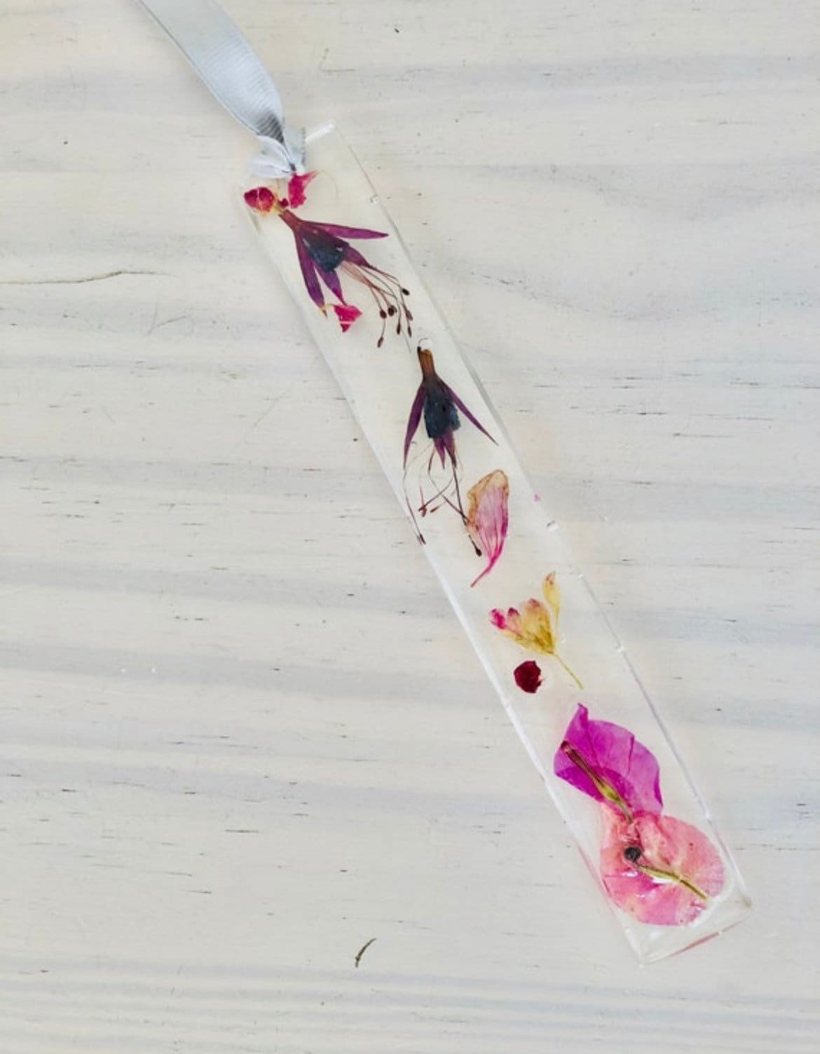 Real flower and resin bookmark, gift for book lovers birthday,birthday gift, dandelion wishes bookmark, unique gift for mum,