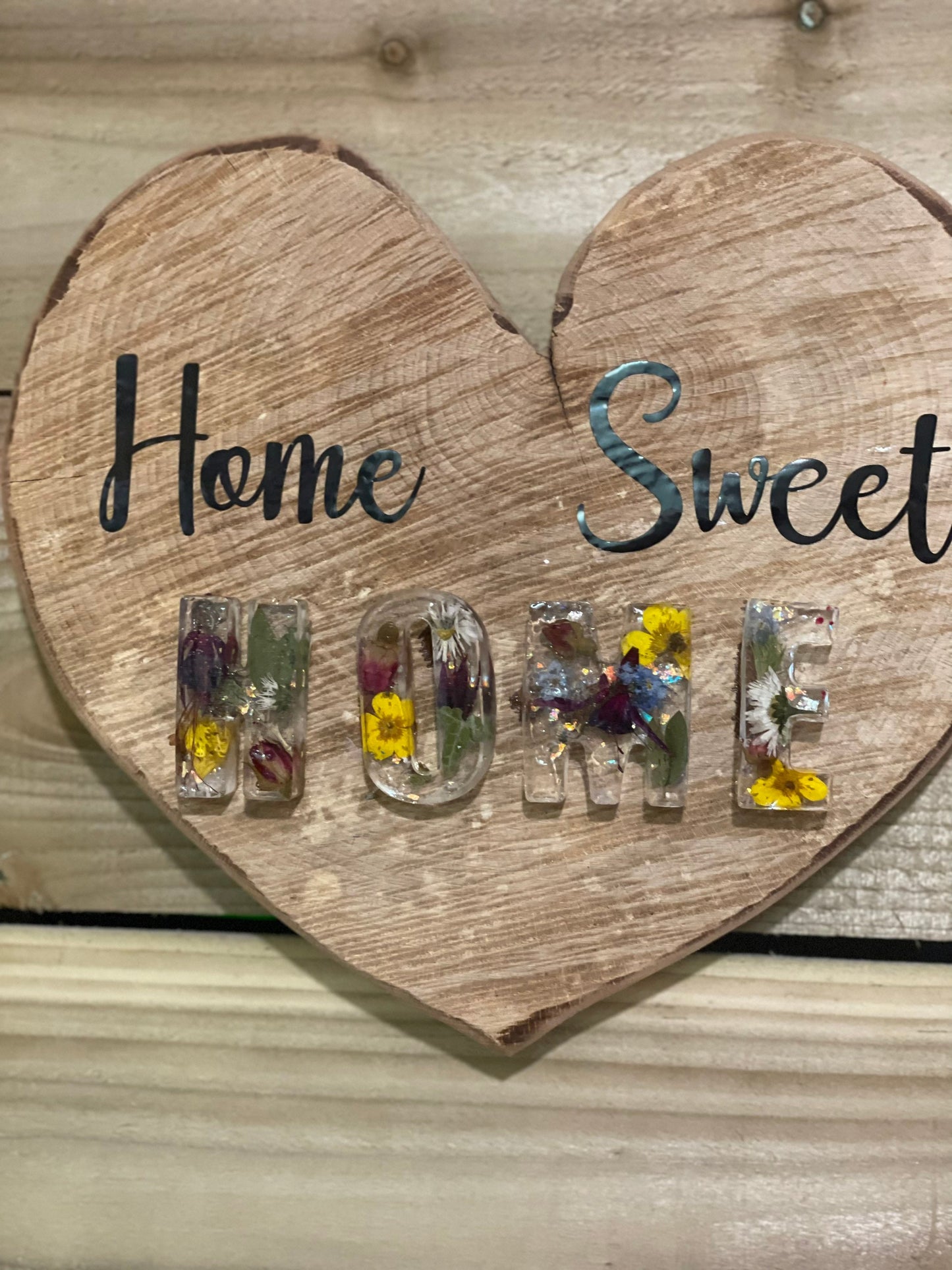 Home sweet home wooden heart with resin letters, hanging wall sign, gift for her, home sign with real flowers, housewarming