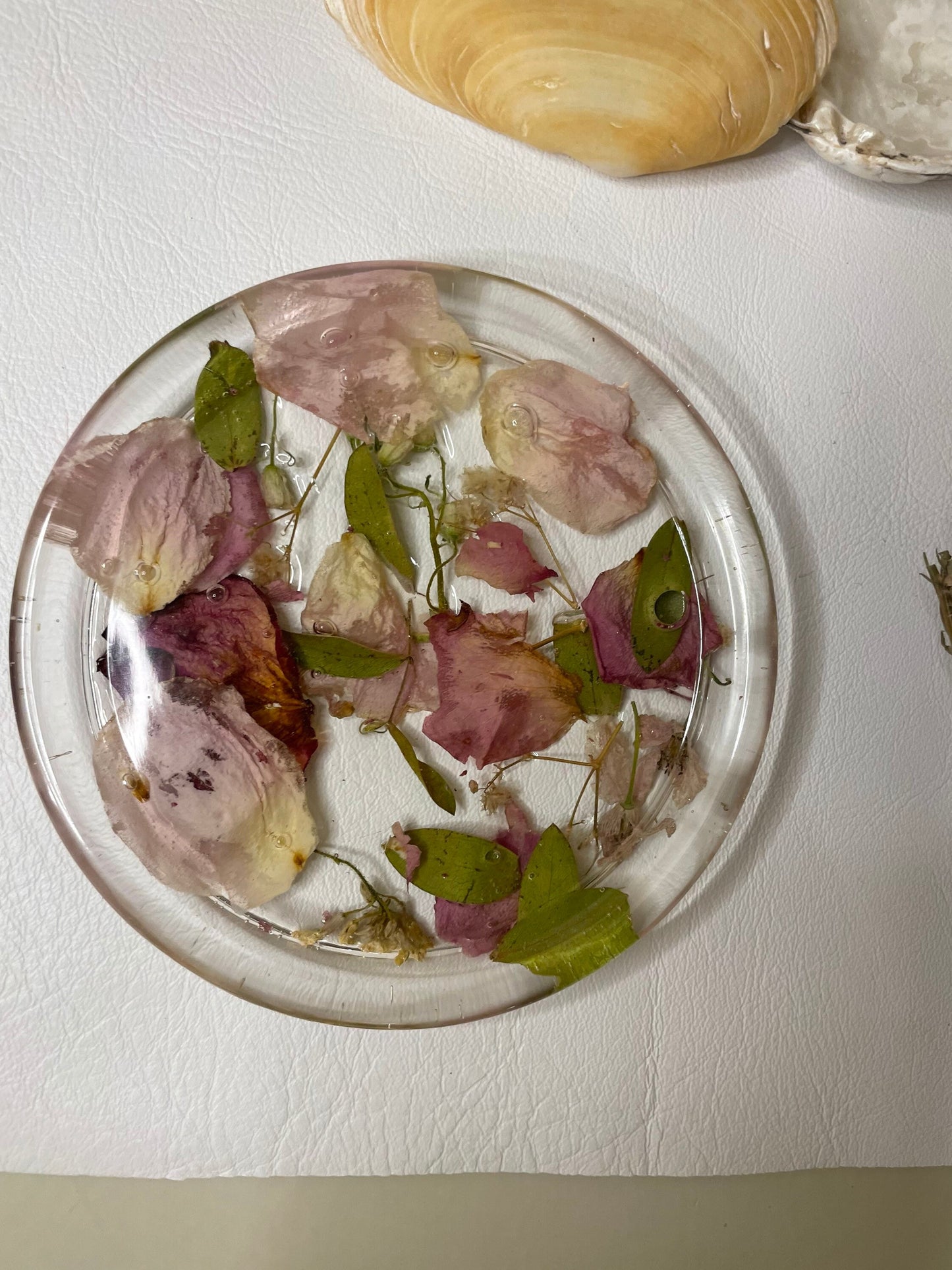 Real flower and resin trinket dish for jewellery, gift for her, flower preservation, birthday gift for mum, anniversary gift, bedroom decor,