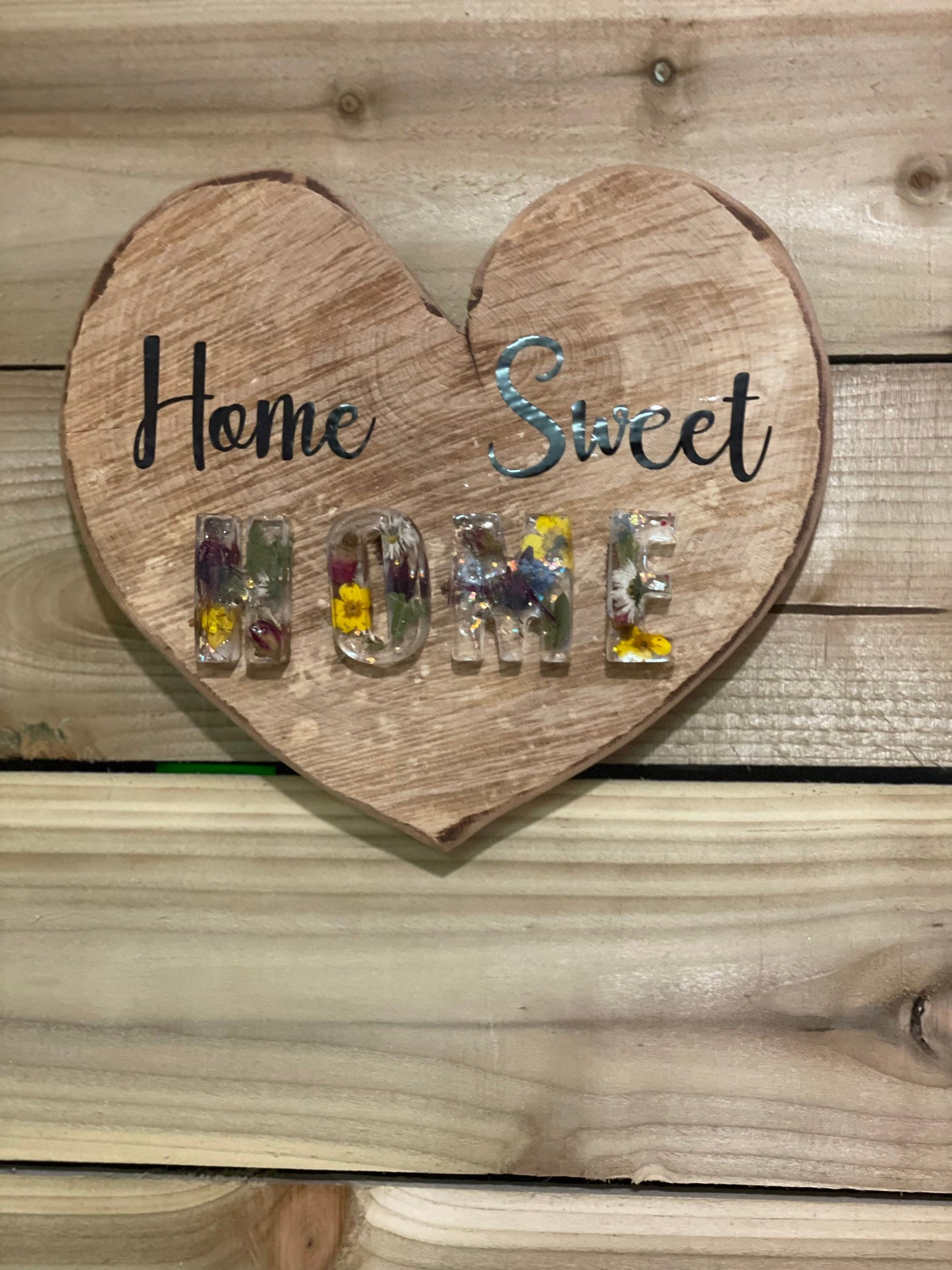 Home sweet home wooden heart with resin letters, hanging wall sign, gift for her, home sign with real flowers, housewarming