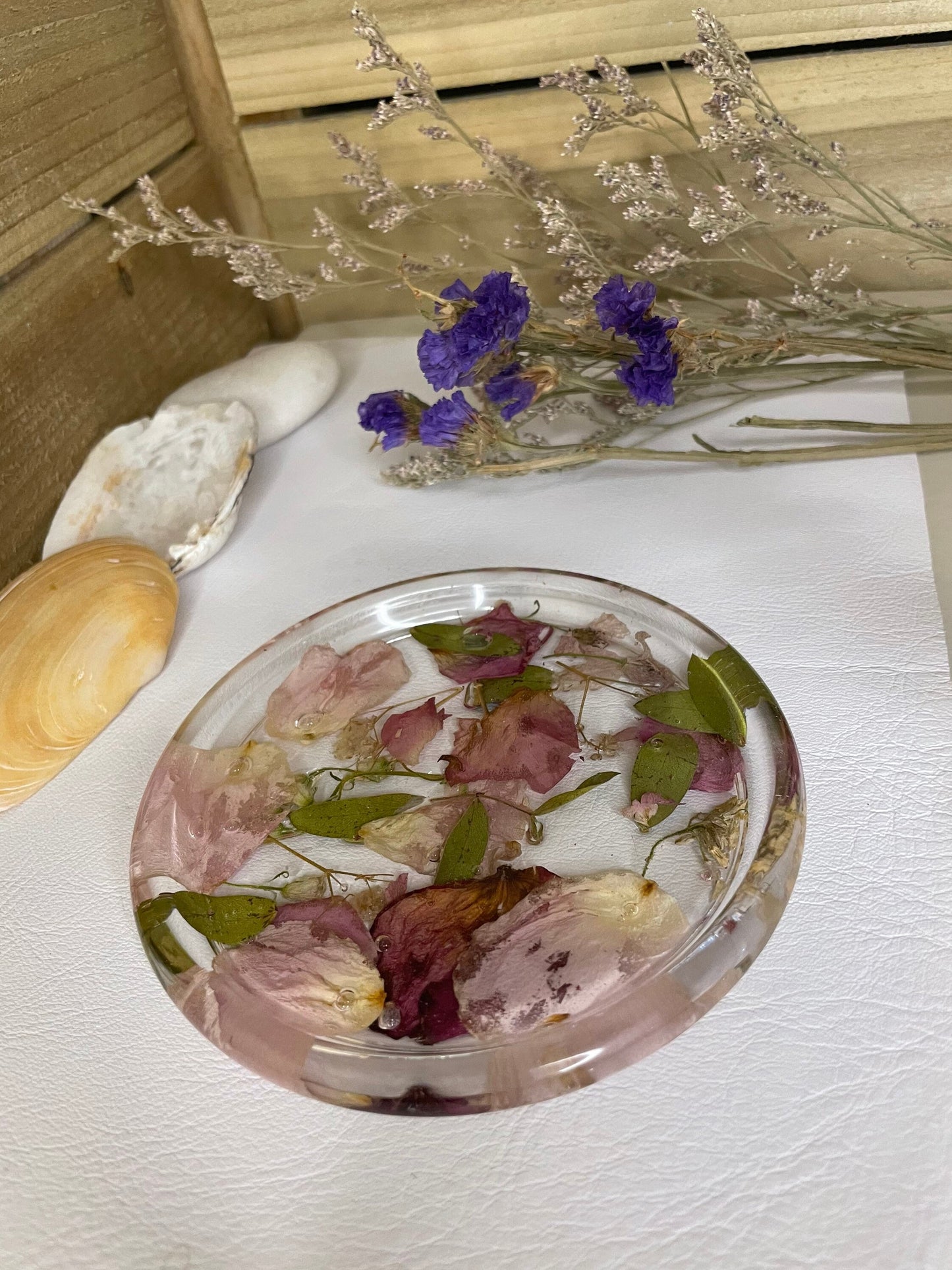 Real flower and resin trinket dish for jewellery, gift for her, flower preservation, birthday gift for mum, anniversary gift, bedroom decor,