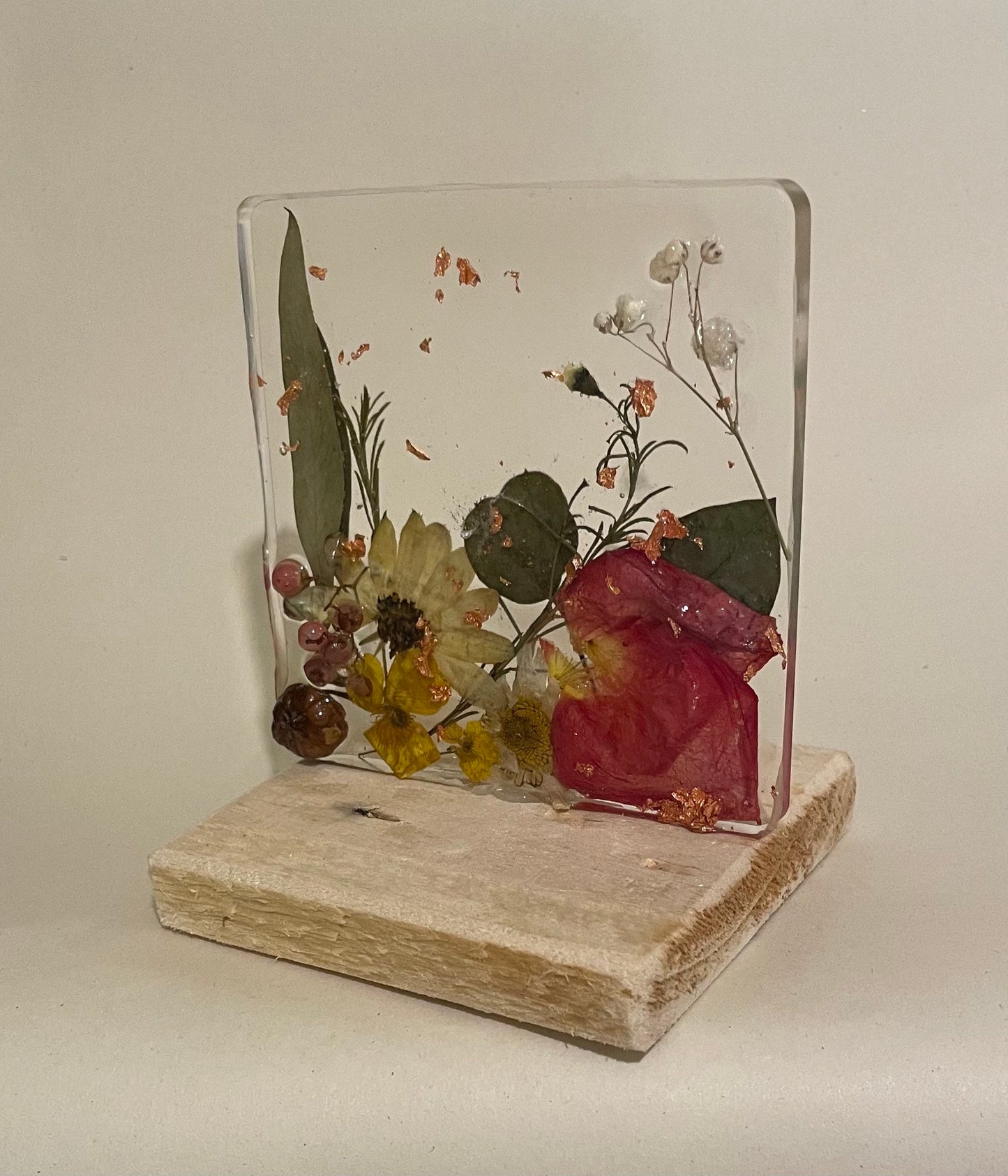 Flower and resin unique freestanding home decor, gift for her, birthday gift for nature lovers, mothers day gift, rustic flower preservation