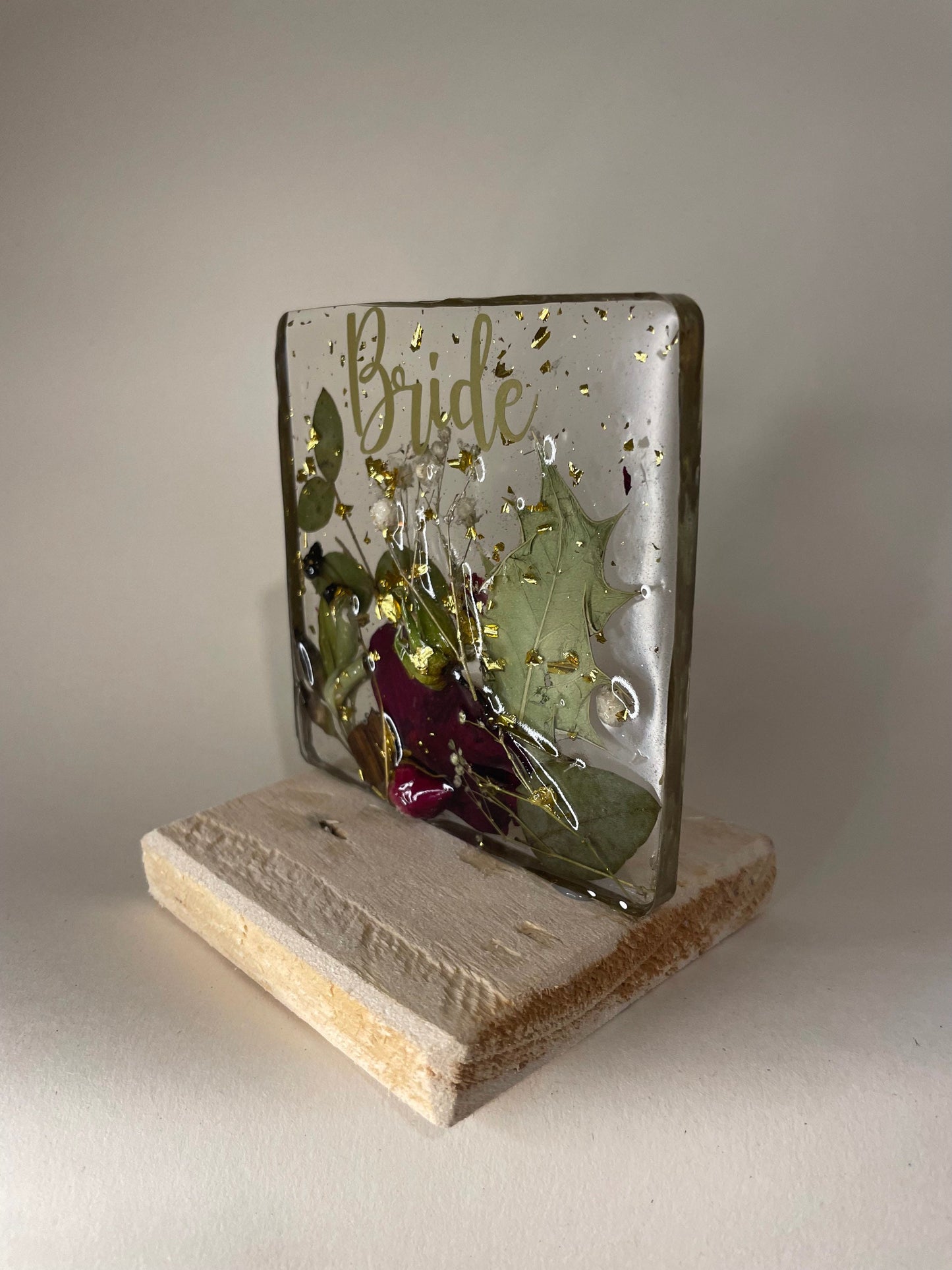 Flower and resin unique freestanding home decor, gift for her, birthday gift for nature lovers, mothers day gift, rustic flower preservation