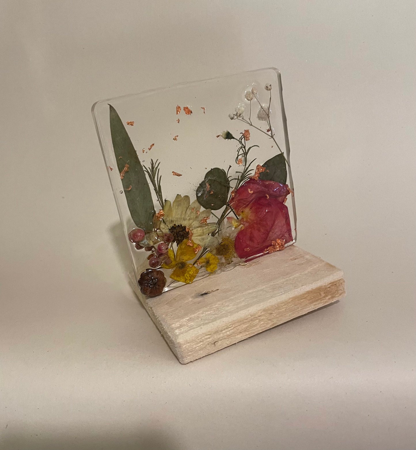 Flower and resin unique freestanding home decor, gift for her, birthday gift for nature lovers, mothers day gift, rustic flower preservation