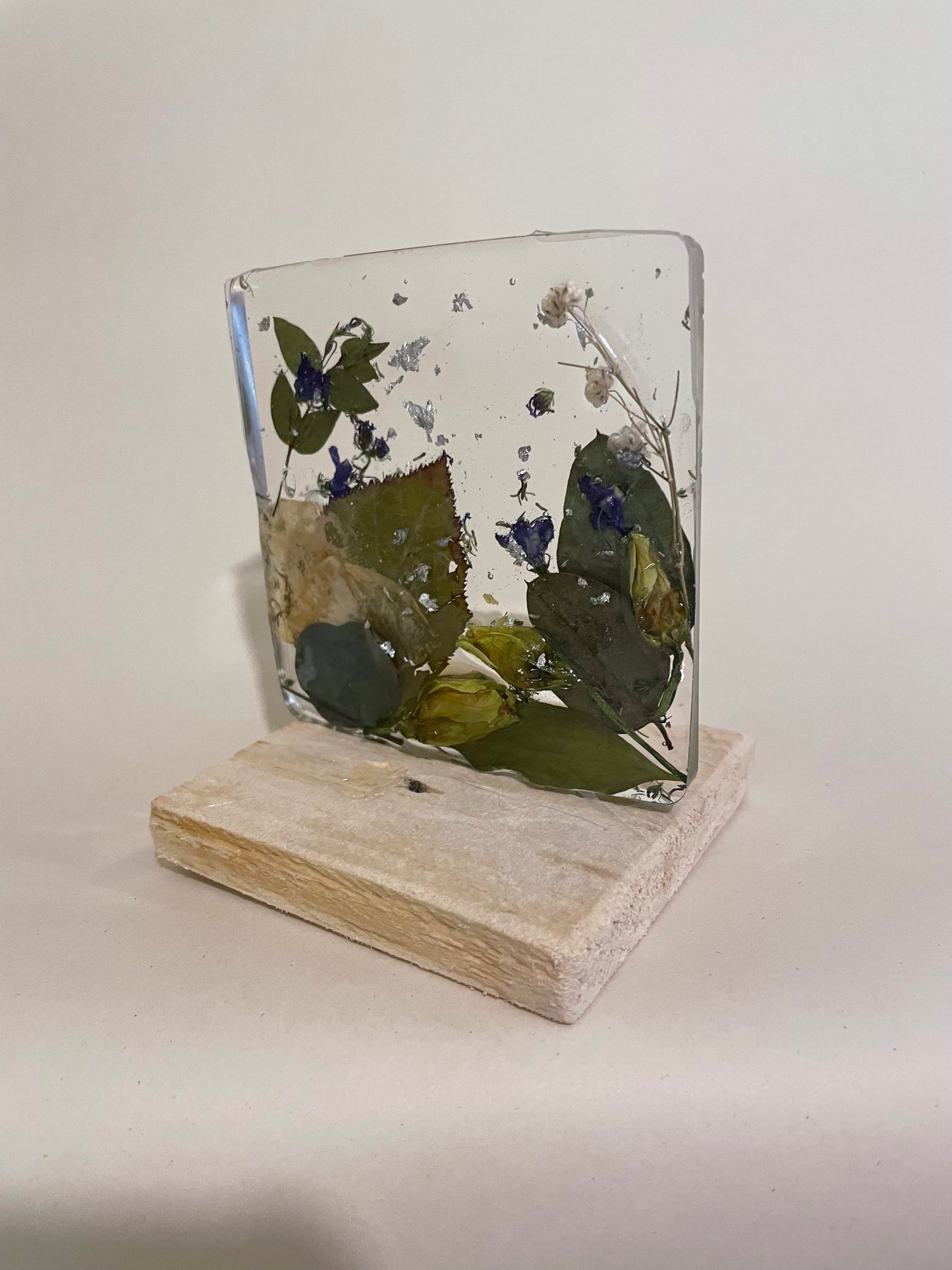 Flower and resin unique freestanding home decor, gift for her, birthday gift for nature lovers, mothers day gift, rustic flower preservation