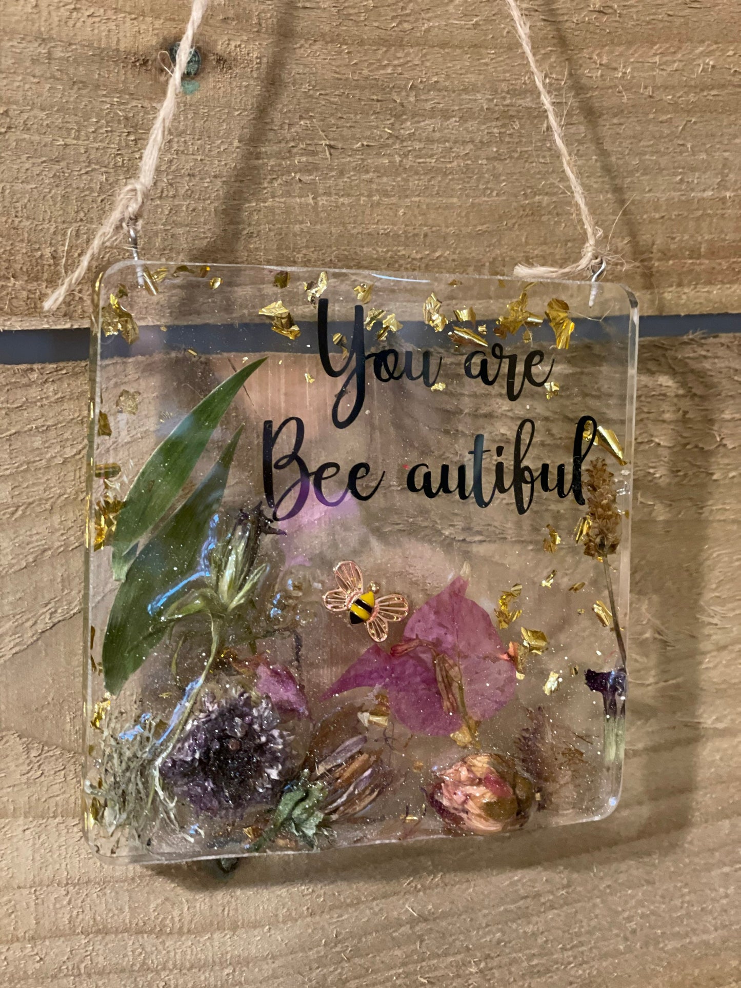 Real flower and resin wall hanging, birthday gift for her, Christmas gift, gift for bee lover, handmade gift, unique gift, home decor,