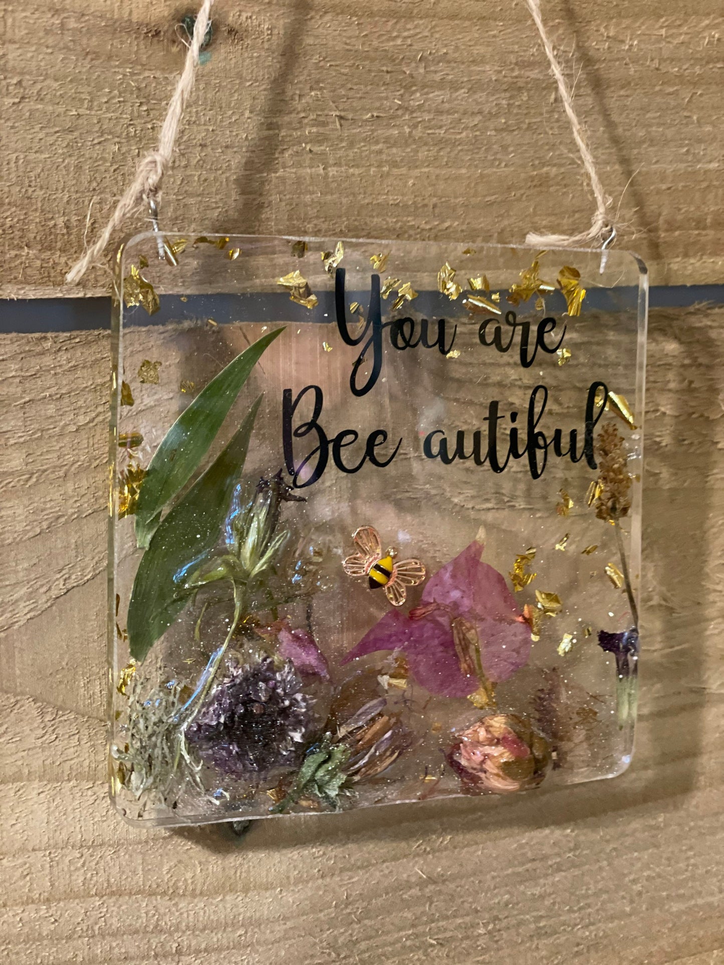 Real flower and resin wall hanging, birthday gift for her, Christmas gift, gift for bee lover, handmade gift, unique gift, home decor,