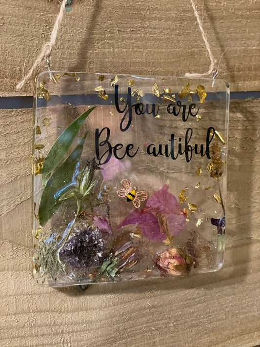 Real flower and resin wall hanging, birthday gift for her, Christmas gift, gift for bee lover, handmade gift, unique gift, home decor,