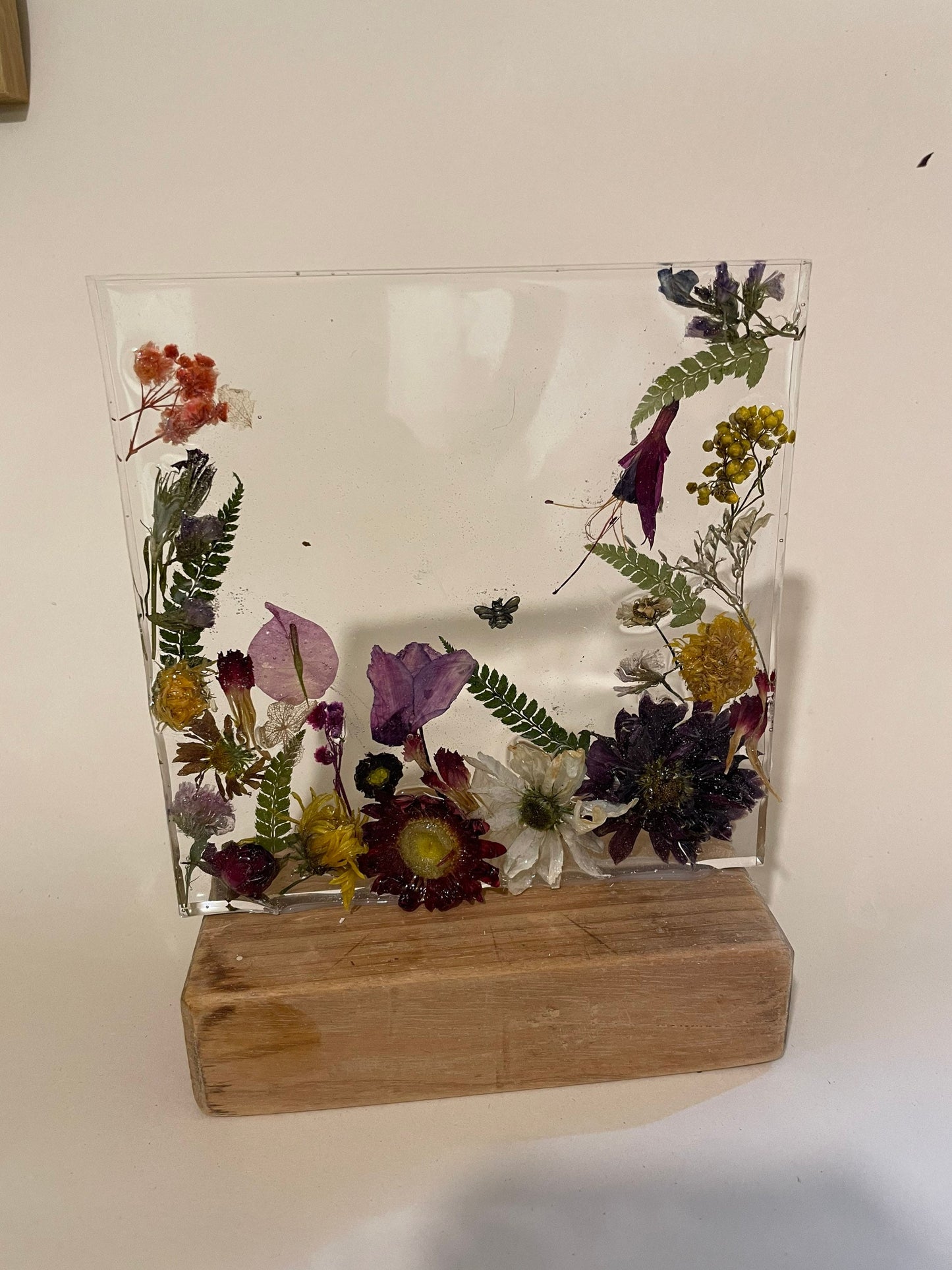 Real flower resin ornament, free standing wildflower resin art, Mother’s Day gift, gift for nature lover, birthday gift for her, diorama