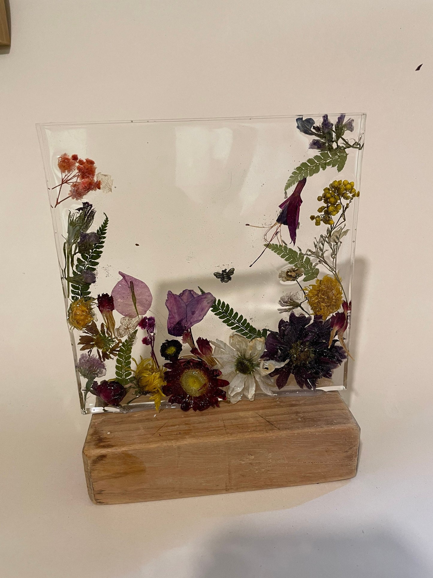 Real flower resin ornament, free standing wildflower resin art, Mother’s Day gift, gift for nature lover, birthday gift for her, diorama