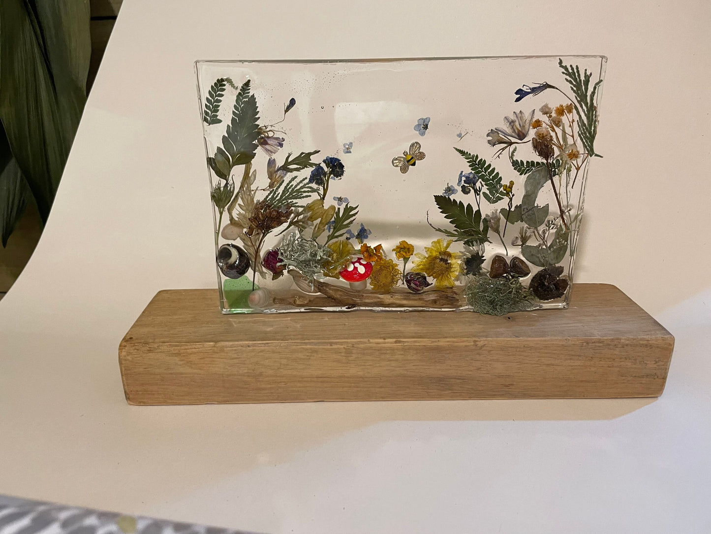 Real flower resin ornament, free standing wildflower resin art, Mother’s Day gift, gift for nature lover, birthday gift for her, diorama