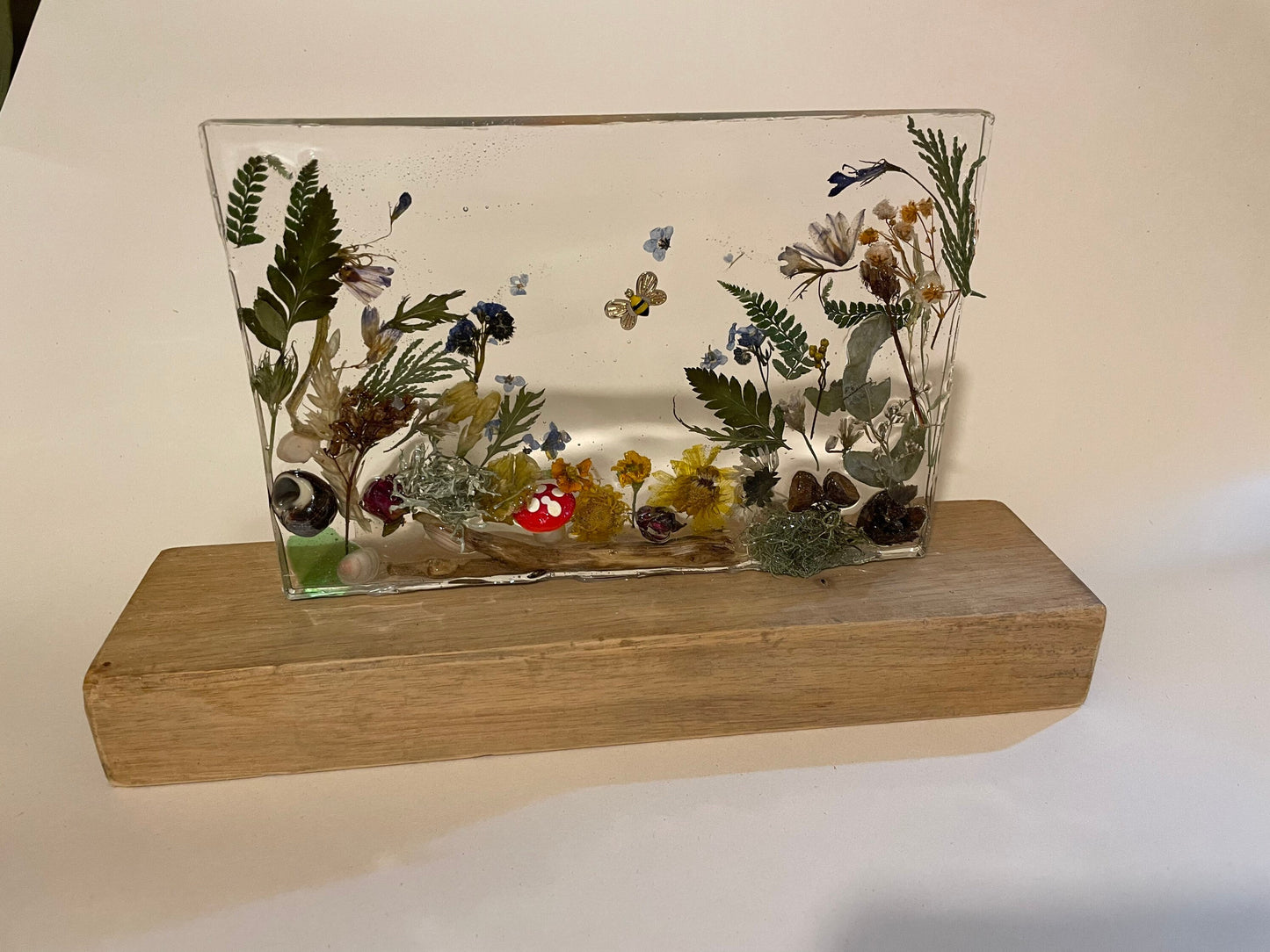 Real flower resin ornament, free standing wildflower resin art, Mother’s Day gift, gift for nature lover, birthday gift for her, diorama