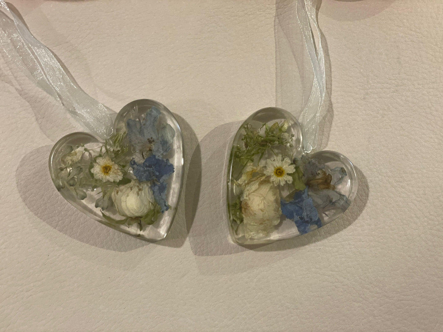 Wedding flowers preserved in resin heart, freestanding heart with flowers, gift for wedding, bouquet keepsake, flower preservation, resin