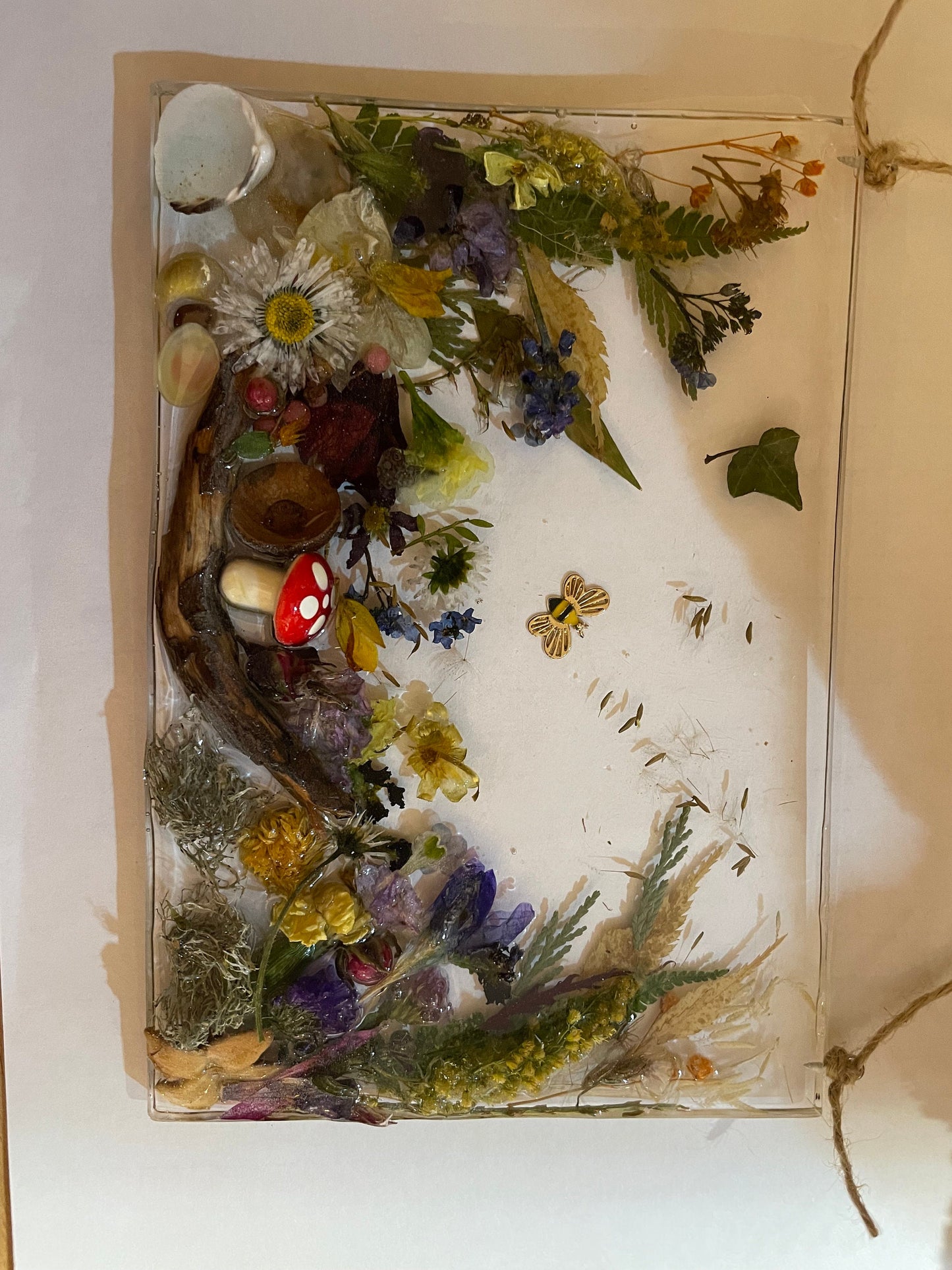 Resin flower wall hanging, Woodland Scene, gift for her, birthday gift, handmade wall art, Nature Gift For A Friend, dried flower wall art,