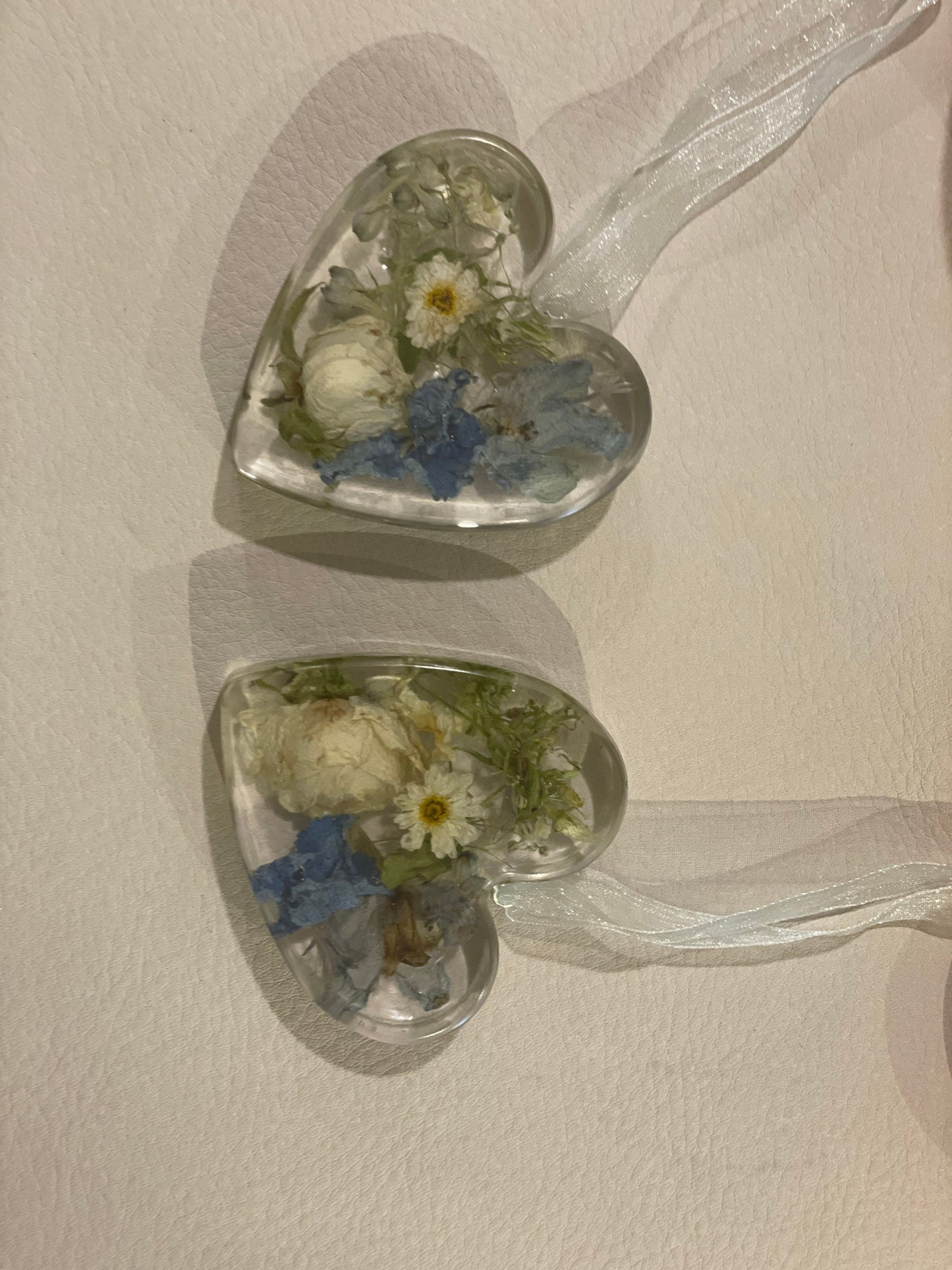 Wedding flowers preserved in resin heart, freestanding heart with flowers, gift for wedding, bouquet keepsake, flower preservation, resin