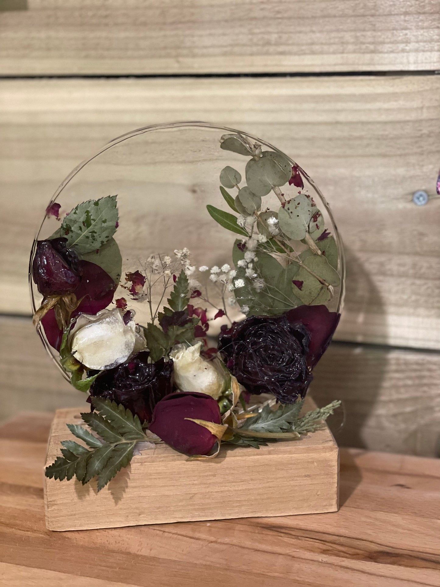 Flower preservation in resin, freestanding wedding flower preservation, bridal bouquet set in resin, preserved flowers in resin,