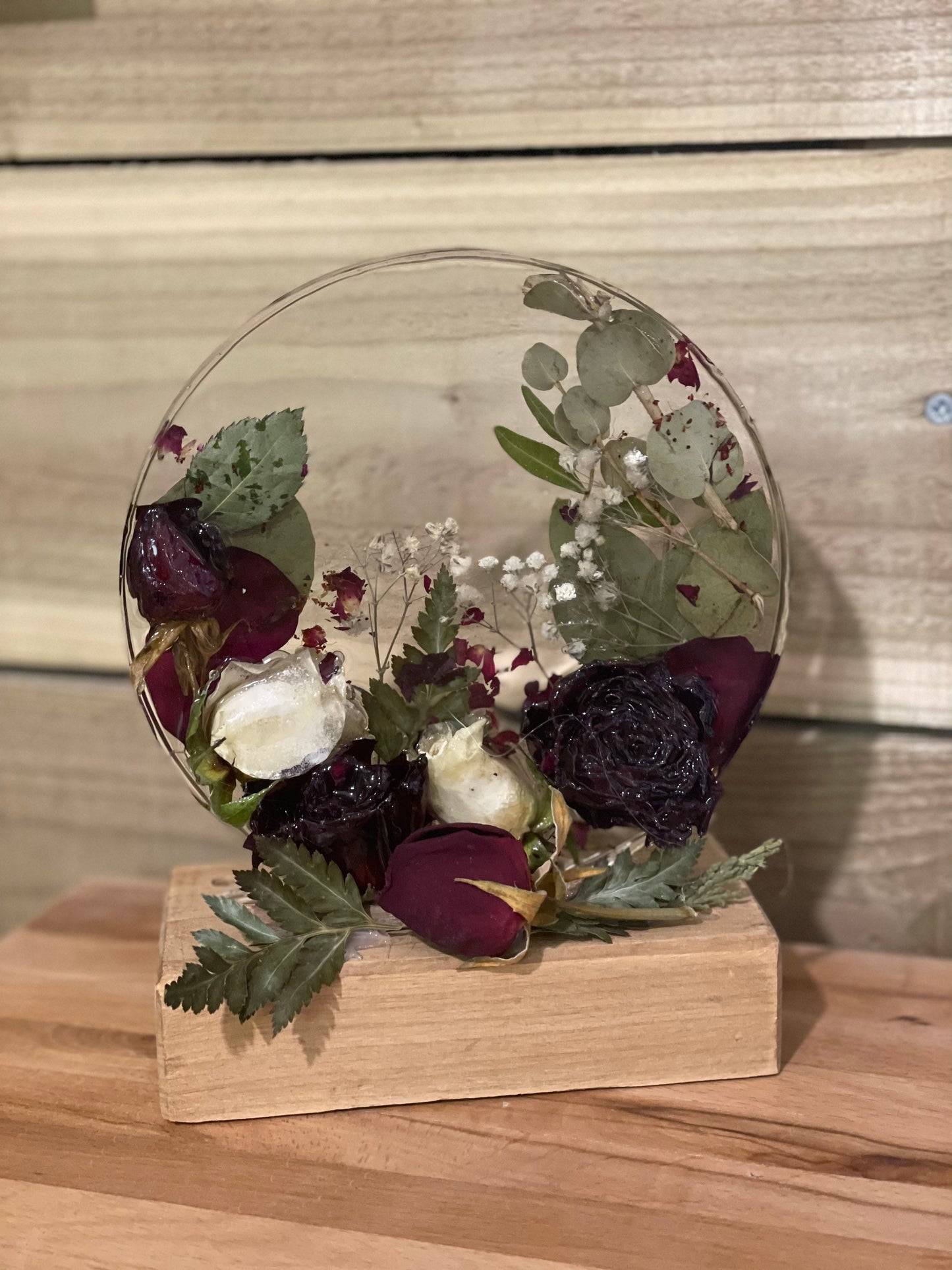 Flower preservation in resin, freestanding wedding flower preservation, bridal bouquet set in resin, preserved flowers in resin,