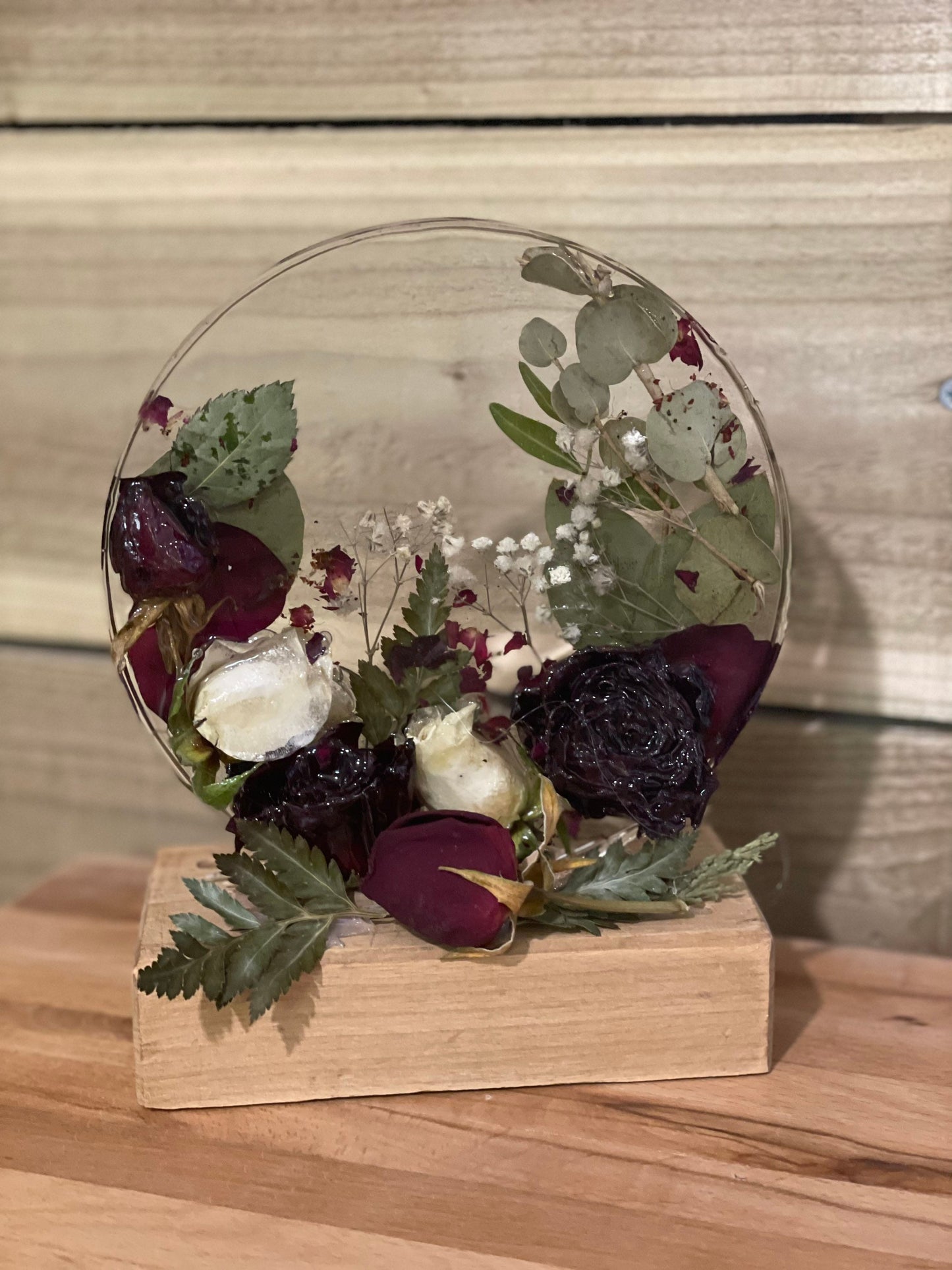 Flower preservation in resin, freestanding wedding flower preservation, bridal bouquet set in resin, preserved flowers in resin,